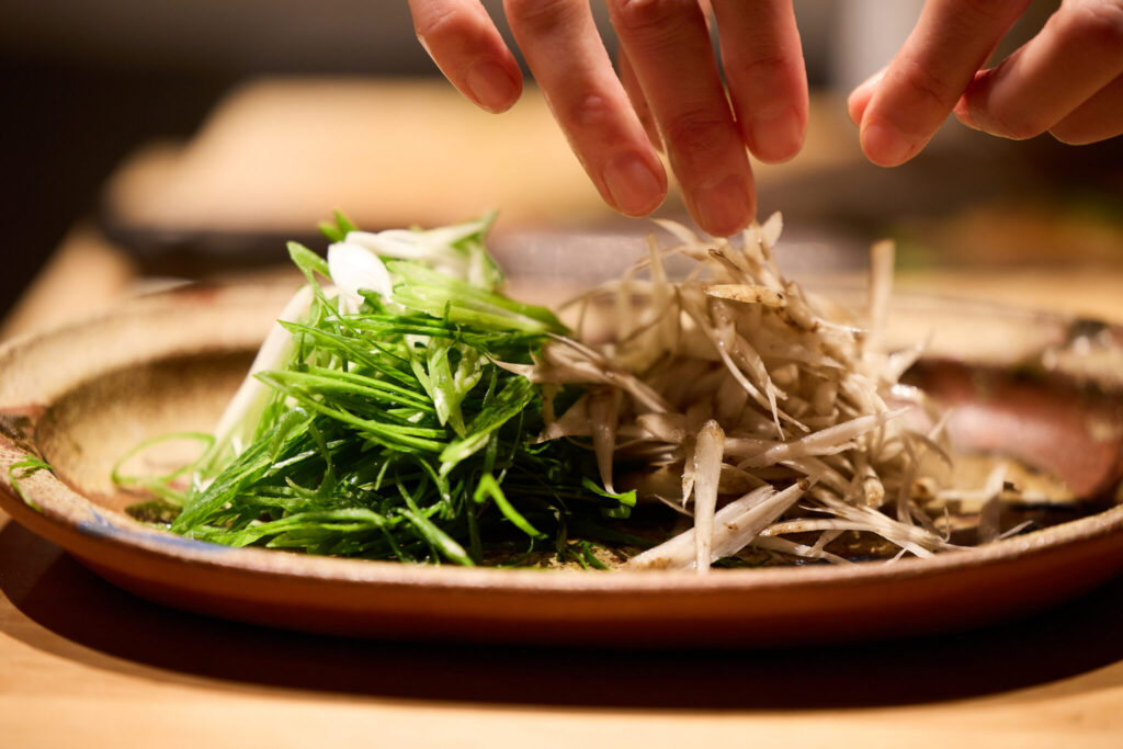 冬にぴったり、体を整える九条ねぎとごぼう鍋のレシピ。写真と文：原田アンナベル聖子 (『KOMB』シェフ＆オーナー) #2