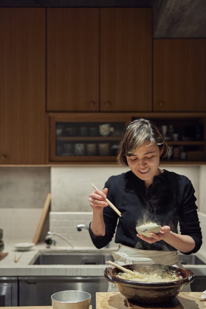 ふわふわと、ごろごろ。2種類の大根おろしで楽しむ酒粕鍋のレシピ。写真と文：原田アンナベル聖子 (『KOMB』シェフ＆オーナー) 