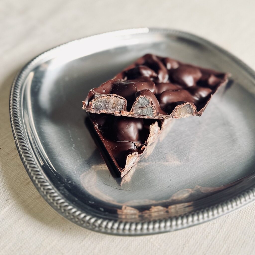 フレッシュなフレーバーが季節の訪れを知らせるタブレット・ドゥ・ショコラ、『ジャン・ シャルル・ロシュー』のフルーツ・タブレット。【パリジェンヌの4時のおやつ】