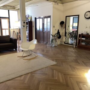 台所も風呂もない、3階建てのビルを買う。壮絶で孤独なDIYの物語のはじまり。写真と文：ねむようこ (漫画家) #1