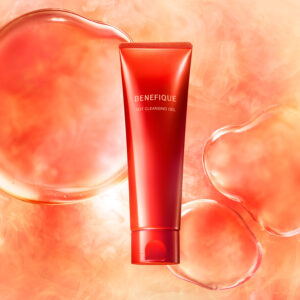 洗顔を次のスキンケアにつなぐための準備時間へ。 〈ベネフィーク〉が提案する、ブースター洗浄料という選択肢。