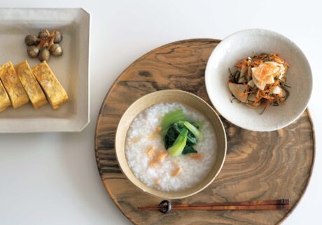体をいたわる、干し貝柱のお粥。渡辺有子の料理教室3年目vol.1 | お正月、少々食べ疲れ気味の胃腸に嬉しいメニュー。出汁巻き玉子には、クワイの素揚げを添えて初春の喜びを。 体をいたわる、干し貝柱のお粥。渡辺有子の料理教室3年目vol.1 | お正月、少々食べ疲れ気味の胃腸に嬉しいメニュー。出汁巻き玉子には、クワイの素揚げを添えて初春の喜びを。