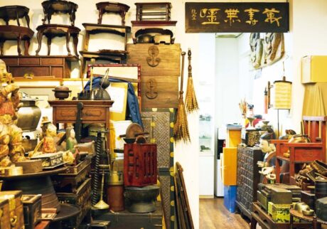 ソウル・仁寺洞 (インサドン) の『ギャラリー 千宝舎』で、韓国の歴史を感じられる上質な骨董と出合う。