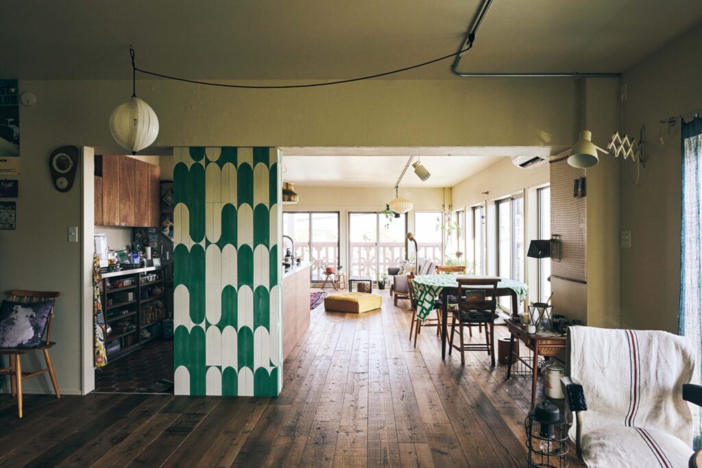 自分史を詰め込むための古くて大きな部屋。卯月えまさんが住む築55年の家。