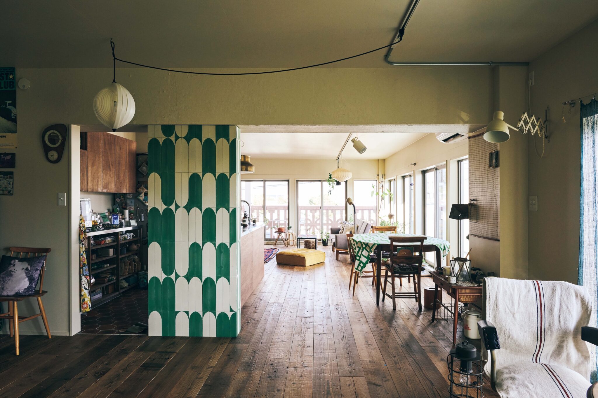 自分史を詰め込むための古くて大きな部屋。卯月えまさんがリノベーションして暮らす、築55年のマンション。