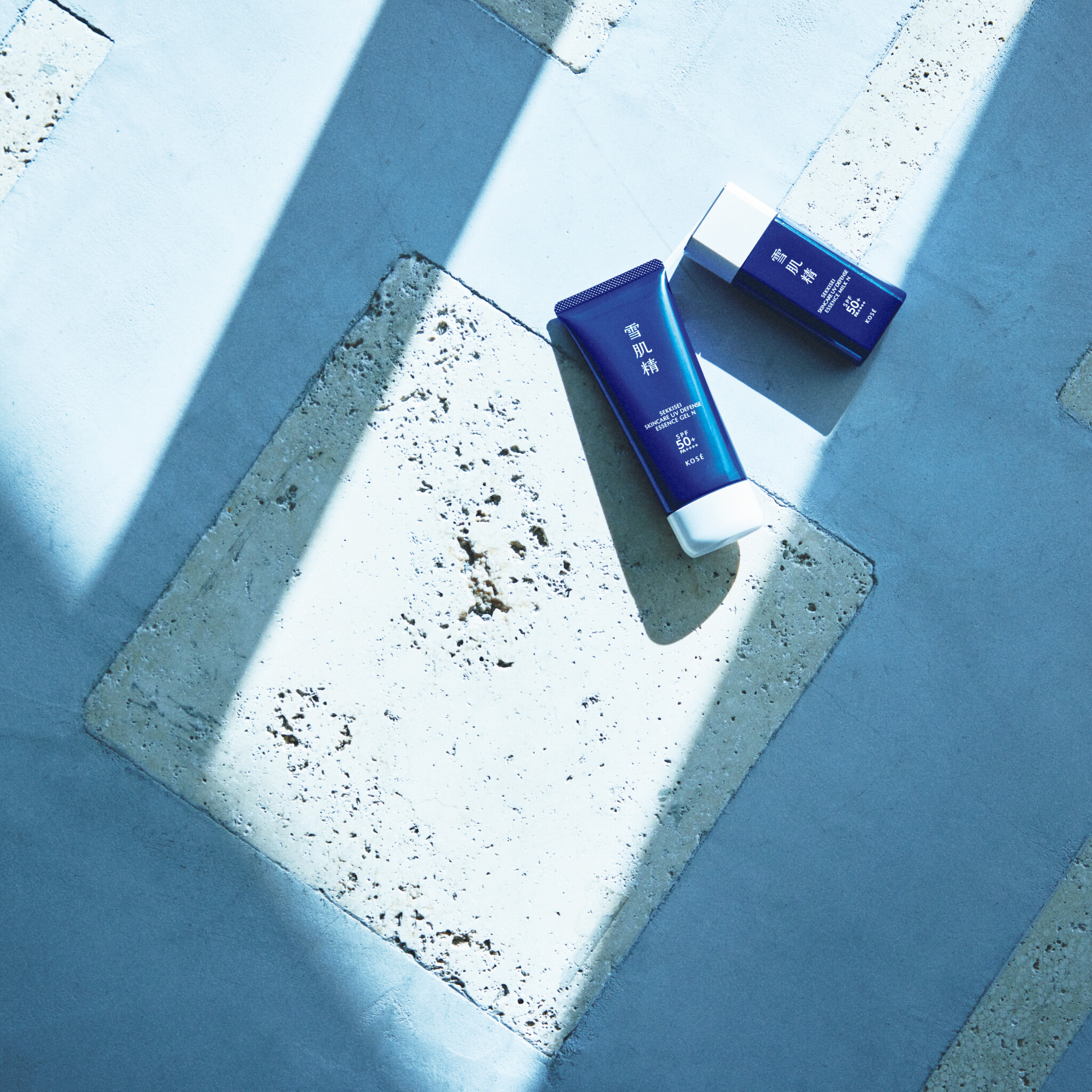 汗や水に触れるとブロック力が増す、〈雪肌精〉のUVを選ぶべき理由。