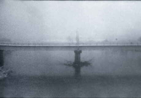 12. 光の遥か先は別の世界に繋がっている気がした |  光の遥か先は別の世界に繋がっている気がした