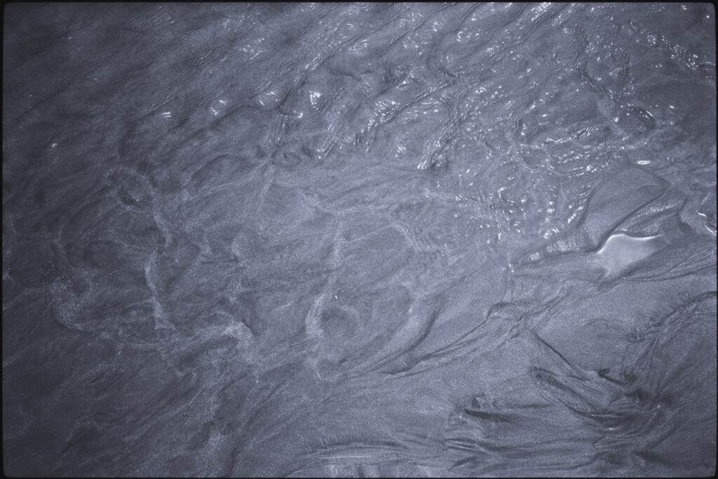 18. 自然が写っている。その中でちっぽけな人の営みが見えてくるような写真