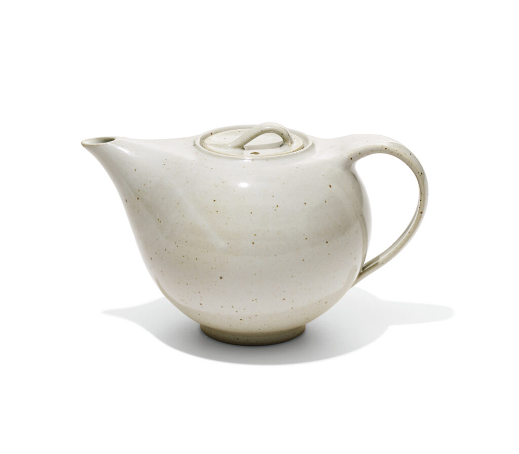 香り高い紅茶は洗練されたティーセットで。作家の愛を感じる、紅茶の道具。