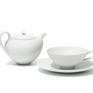 香り高い紅茶は洗練されたティーセットで。作家の愛を感じる、紅茶の道具。