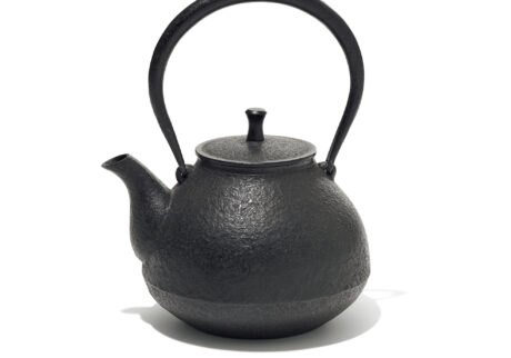 手仕事の茶器で淹れる一煎が、日々の活力に。作家の愛を感じる、日本茶の道具。