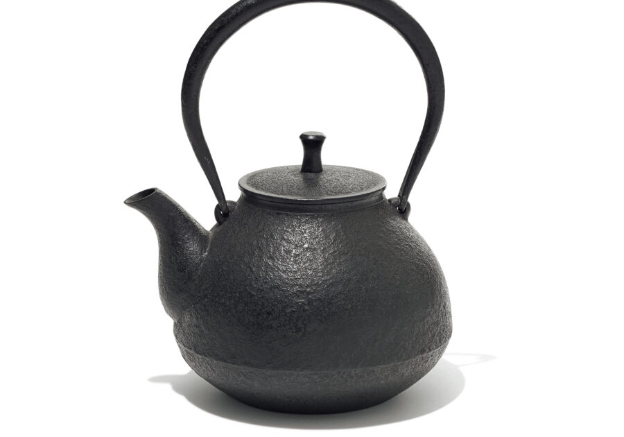 手仕事の茶器で淹れる一煎が、日々の活力に。作家の愛を感じる、日本茶の道具。