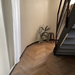 測り、切り、並べる。ヘリンボーンの床を手作業で。写真と文：ねむようこ (漫画家) #2