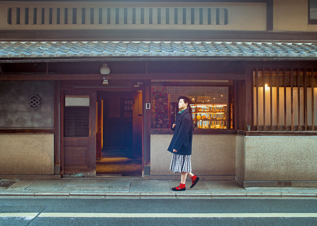 日本各地の工芸品を取り扱う『キョウ アマハレ』で、心が整う静かな時間を。 日本各地の工芸品を取り扱う『キョウ アマハレ』で、心が整う静かな時間を。