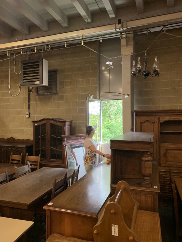 壊れてしまった、にわとり頭の蓋のある陶器。写真と文：浅見旬 (編集者、ライター) #2