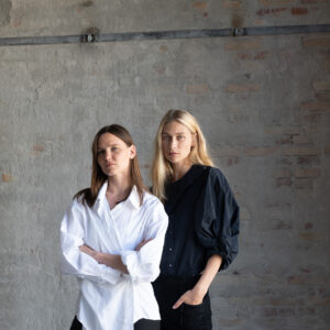 暮らしに寄り添う、現在進行形のデンマークデザイン。『BoConcept』から登場した、〈atelier axo〉 ダイニングコレクション。