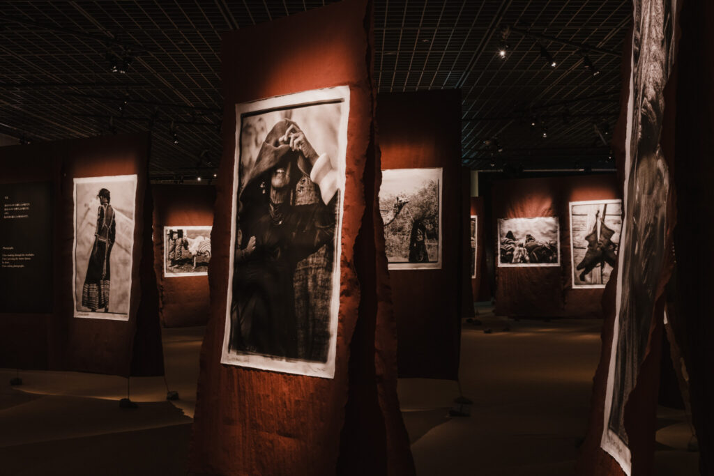 「高木由利子 写真展 Threads of Beauty 1995-2025」展示風景、Bunkamura ザ・ミュージアム、2026年 | 「高木由利子 写真展　Threads of Beauty 1995-2025」展示風景、Bunkamura ザ・ミュージアム、2026年