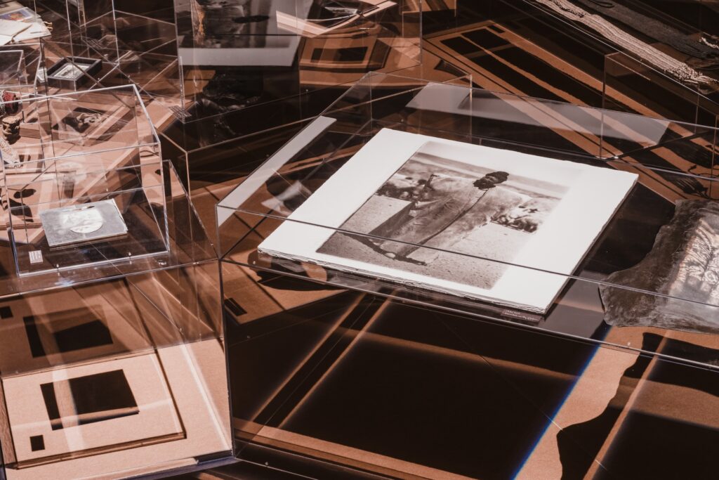 「高木由利子 写真展 Threads of Beauty 1995-2025」展示風景、Bunkamura ザ・ミュージアム、2026年 | 「高木由利子 写真展　Threads of Beauty 1995-2025」展示風景、Bunkamura ザ・ミュージアム、2026年