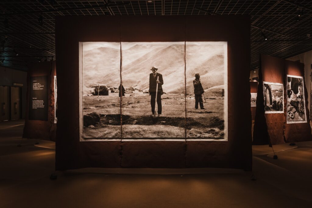 「高木由利子 写真展 Threads of Beauty 1995-2025」展示風景、Bunkamura ザ・ミュージアム、2026年 | 「高木由利子 写真展　Threads of Beauty 1995-2025」展示風景、Bunkamura ザ・ミュージアム、2026年