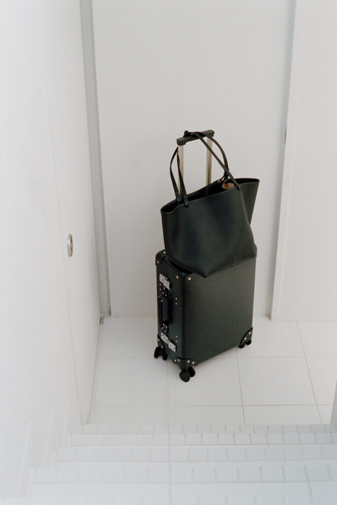 スタイリストの井伊百合子さんの長年の愛用品とこれからのスタンダード。井伊さん自身の言葉で語ります。