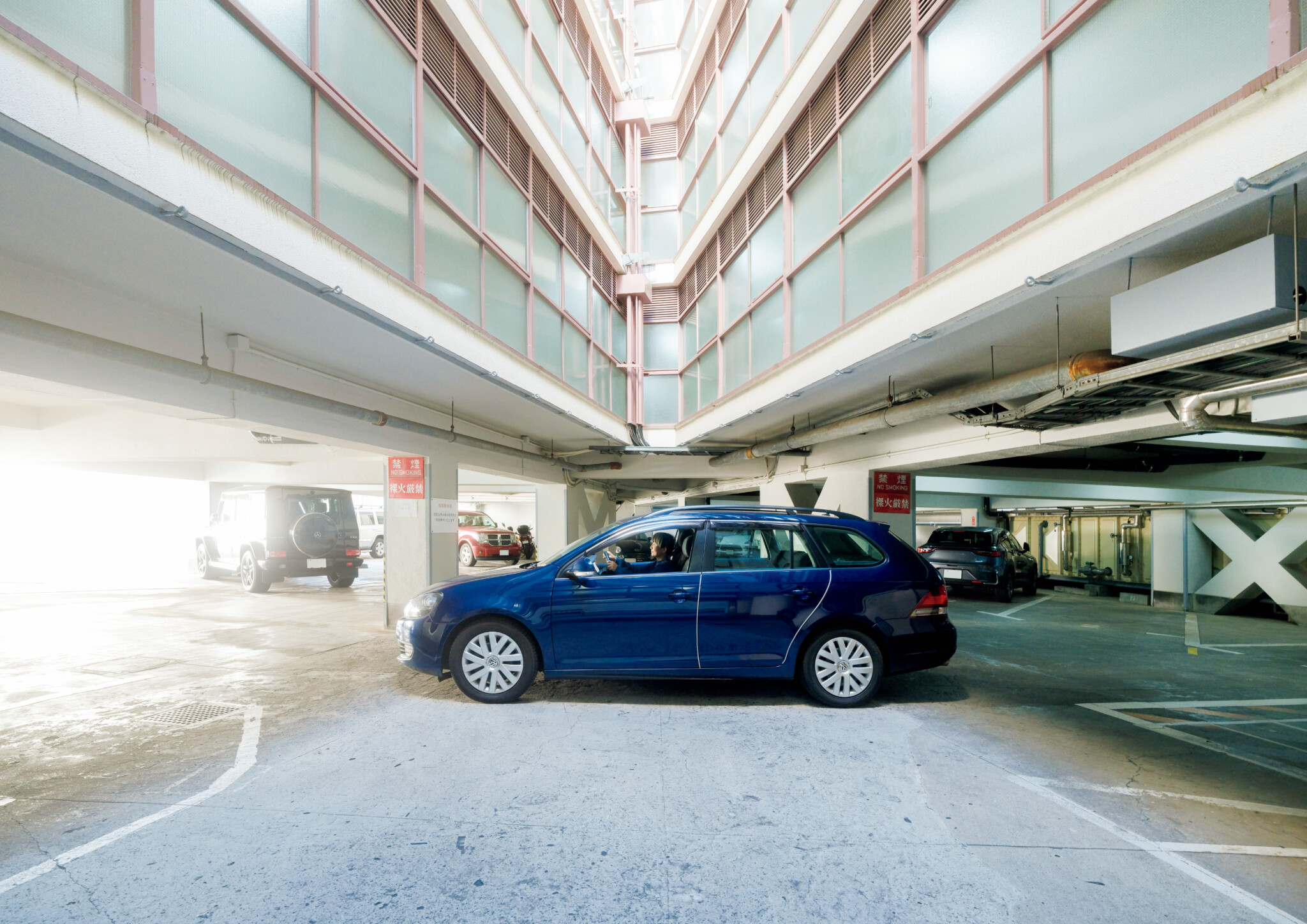 私とクルマ。ちょっと地味、だから落ち着く。 MIYA KOTERA × VOLKSWAGEN GOLF VARIANT