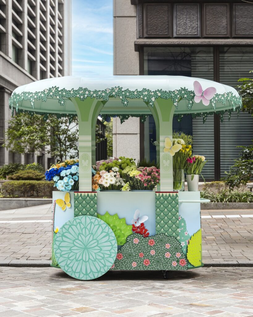 東京・丸の内仲通りが庭園に！？ 〈ヴァン クリーフ＆アーペル〉とイラストレーター シャルロット・ガストーとのコラボレーションによる幻想的なインスタレーションを4/5 (日) まで開催中。