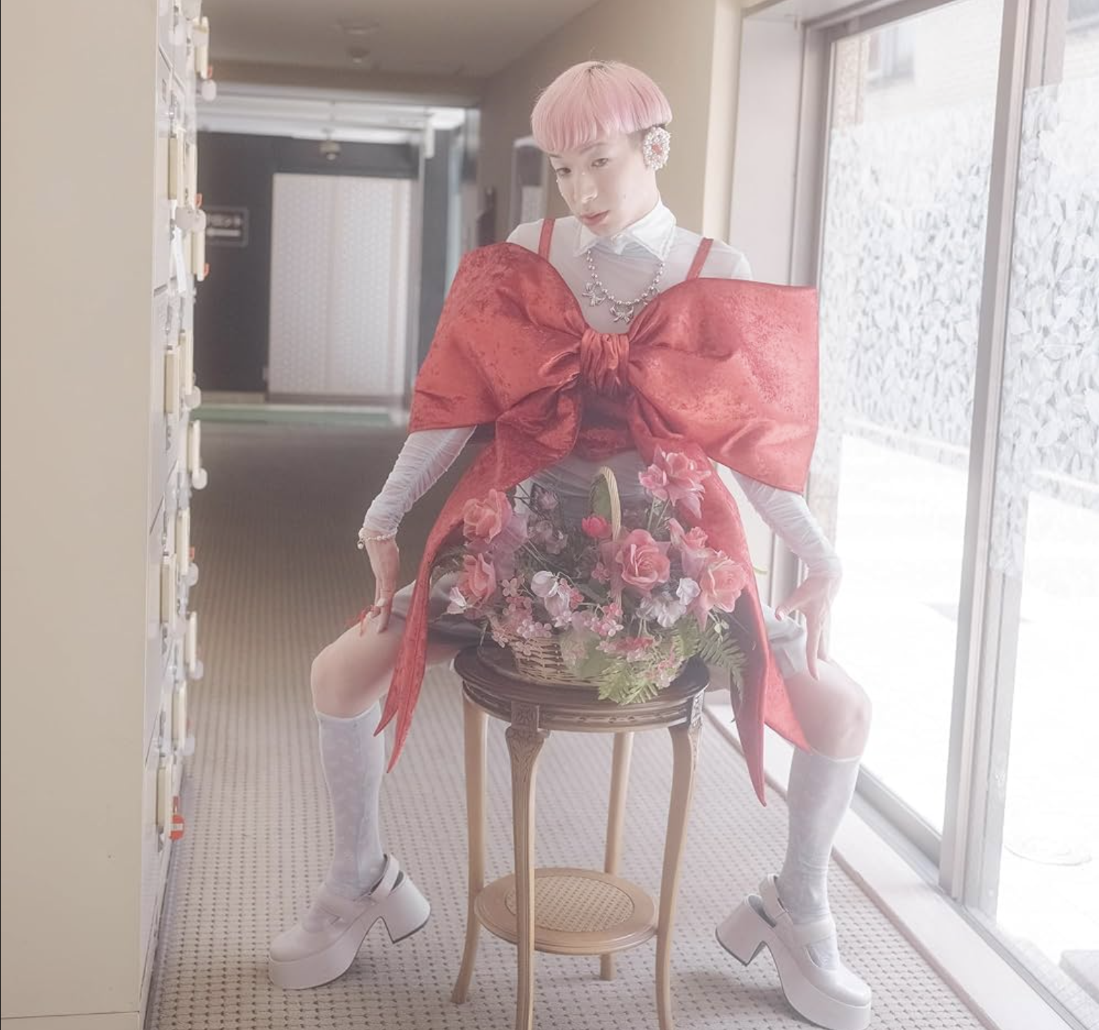 プロデューサー、シンガーermhoiさんが選ぶ土曜の朝と日曜の夜の音楽。vol.2