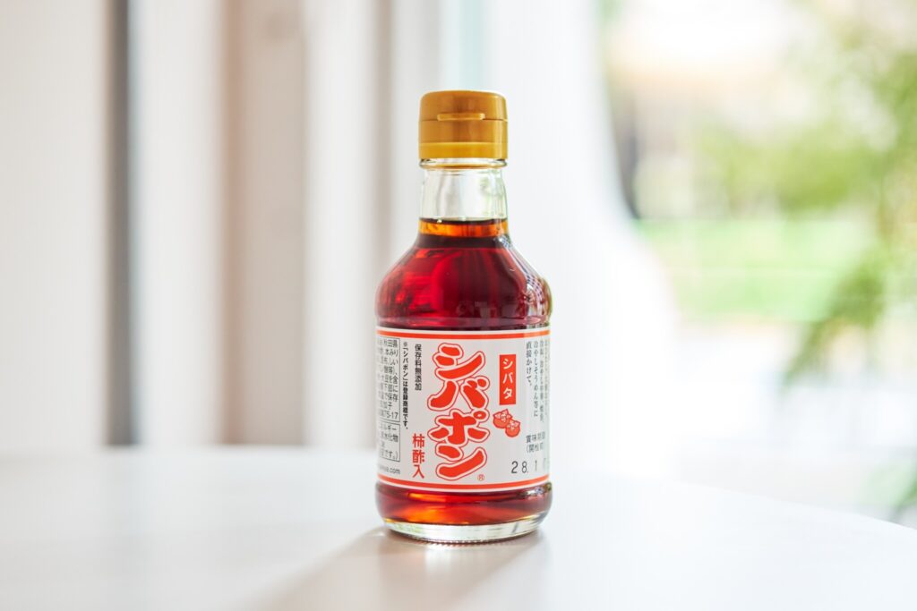 9 せりと金柑の白和え/おべんと屋さん〈75foods〉吉森なな子のレシピ帖 #10 | 今回は秋田・横手のポン酢「シバポン」を使用しました。柿酢入りで、酸味は控えめ。まろやかな味わいがとてもおいしいです。 9 せりと金柑の白和え/おべんと屋さん〈75foods〉吉森なな子のレシピ帖 #10 | 今回は秋田・横手のポン酢「シバポン」を使用しました。柿酢入りで、酸味は控えめ。まろやかな味わいがとてもおいしいです。