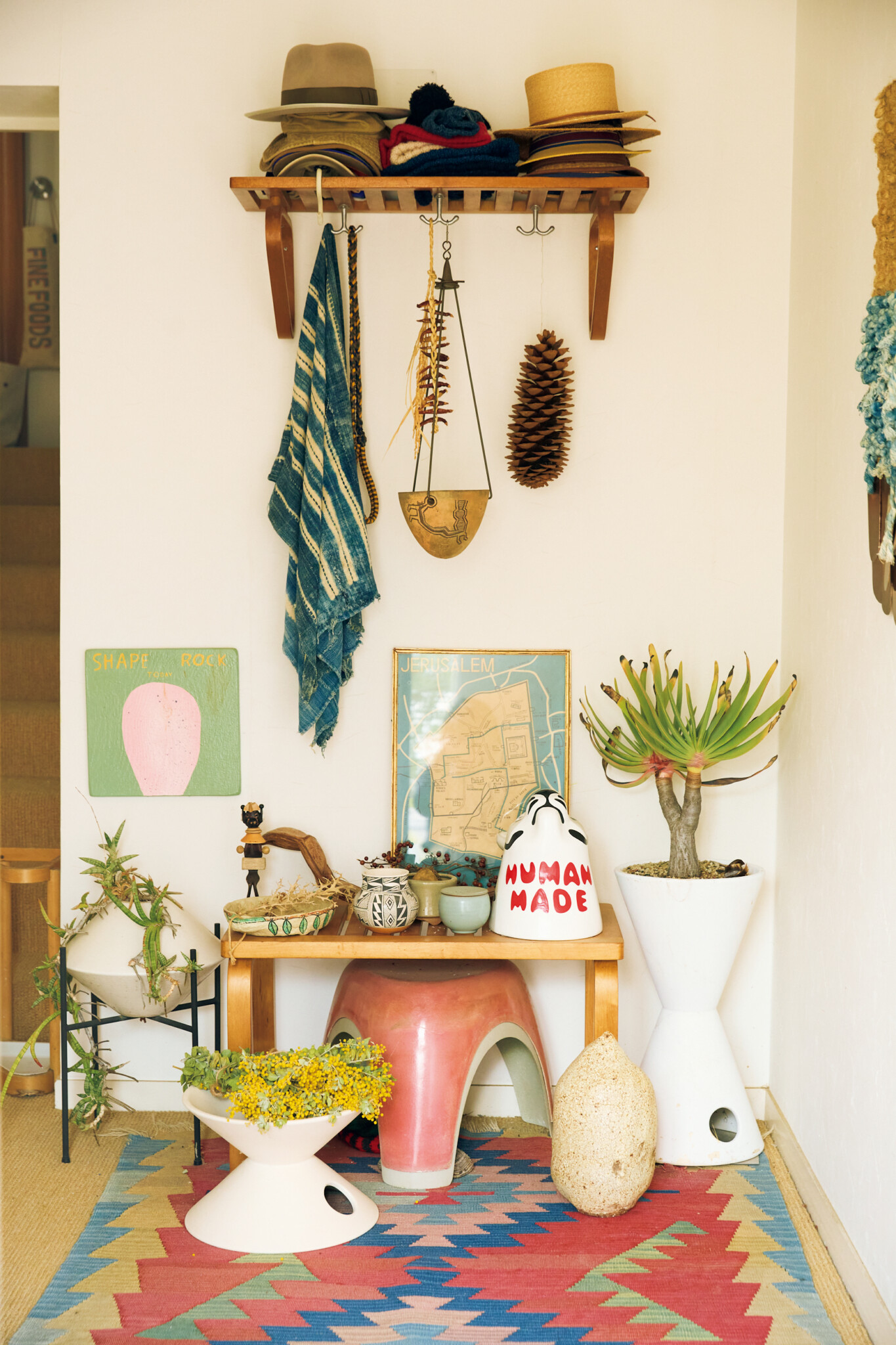 バッグデザイナー・石川敦幹さんが植物と暮らす家。空間に調和する、グリーンの整え方。