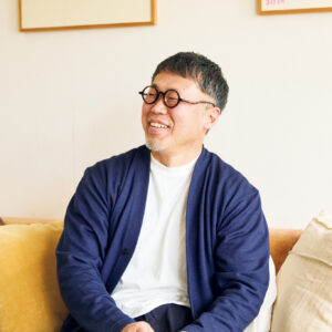 バッグデザイナー・石川敦幹さんが植物と暮らす家。空間に調和する、グリーンの整え方。