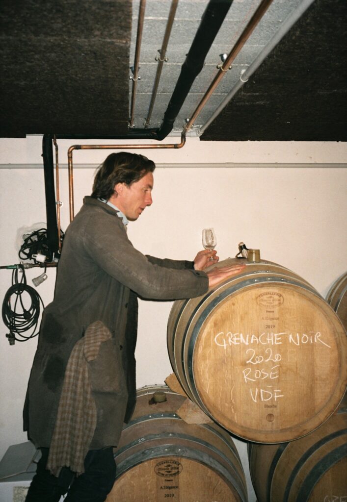 ナチュラルワインの革命児、アンダース・フレデリック・スティーンがワイン造りの日々を記した『Poetry Is Growing in Our Garden by Anders Frederik Steen』の日本語版が発売に。 | photo : Robbie Whitehead