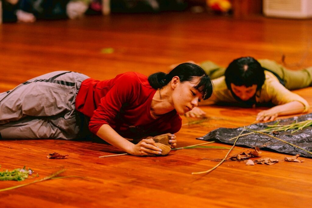 長野の山奥で、土を蹴る。私を踊る。思いつき、ひとり旅3。写真と文：祷 キララ (女優) #3 | photo : Takeshi Hirabayashi