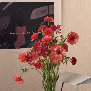 部屋に花があるだけで。編集後記「花と緑のある暮らし」