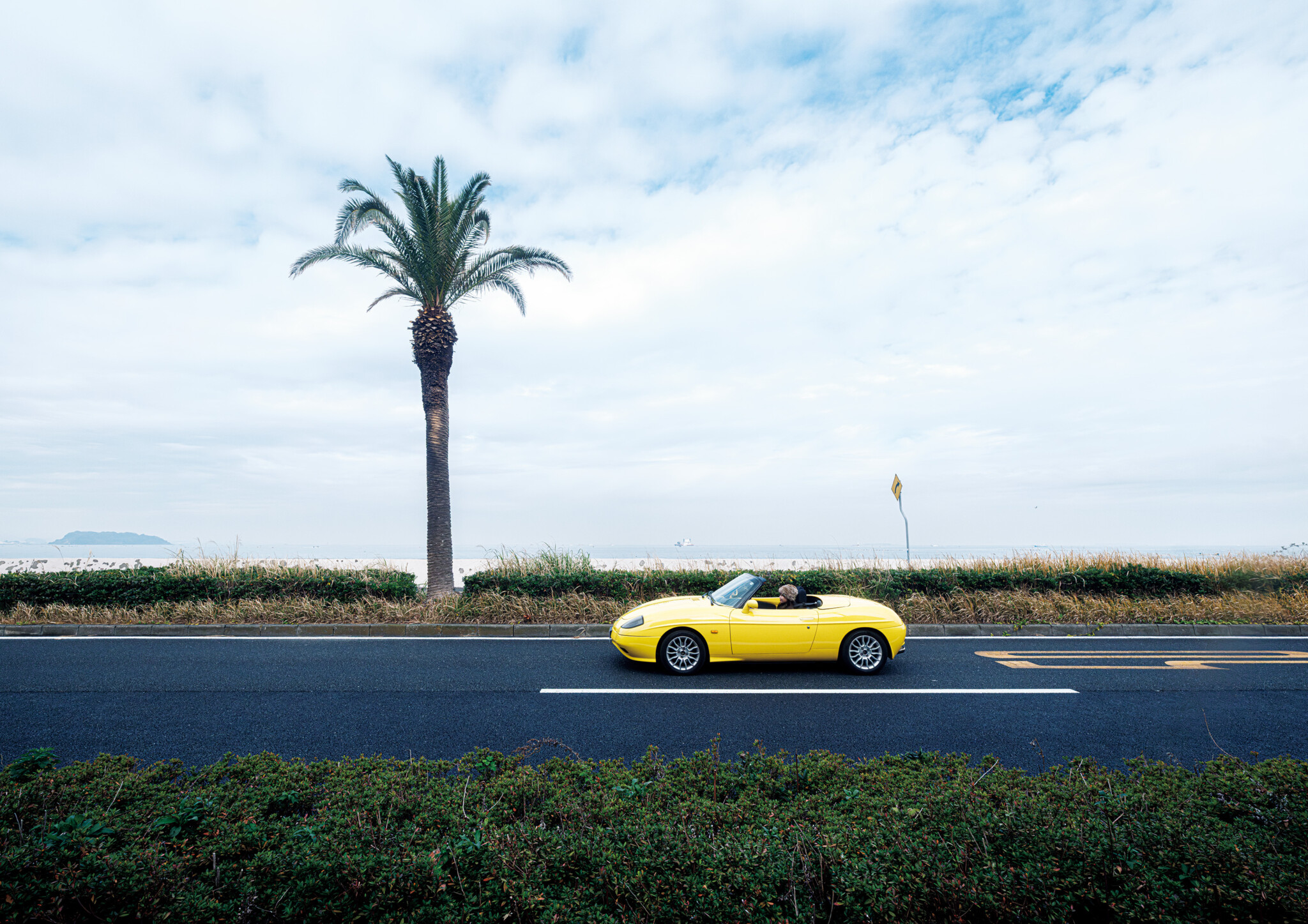 私とクルマ。気分が上がる黄色いボディカラー。 HIKARI SHIGEMURA × FIAT BARCHETTA