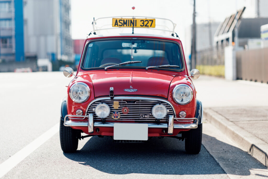 私とクルマ。愛車は同い年のラストミニ。 ASUMI KOZAKAI × ROVER MINI SEVEN