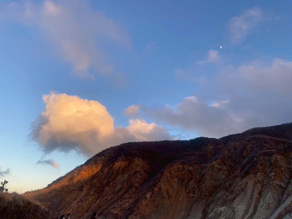 旅は私を救ってくれない。思いつき、一人旅。写真と文 祷 キララ (女優)