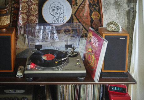 部屋に溶け込むオーディオセット。山口 明 (フォトグラファー) #1