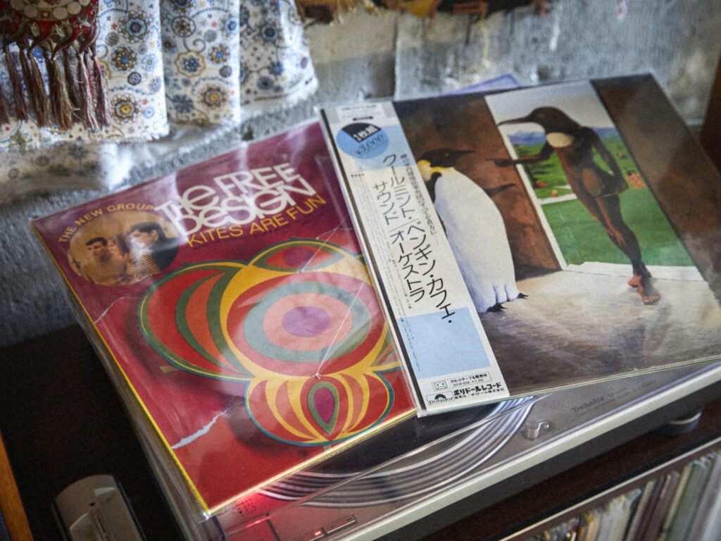 部屋に溶け込むオーディオセット。山口 明 (フォトグラファー) #1