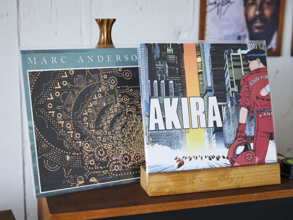 部屋の主役は、〈タンノイ〉のビンテージスピーカー。憧れの大型オーディオセット。山口 明 (フォトグラファー) #2