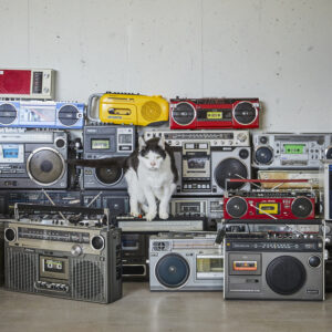 気づけば20台。部屋のアクセントになる、ラジカセ。写真と文：山口 明 (フォトグラファー) #3 | 自宅のラジカセコレクション。