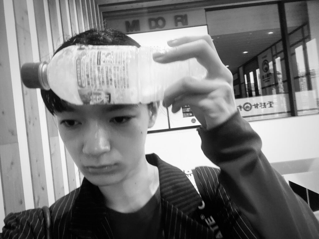 渋谷の打ち上げを抜け出して、長野のネカフェで不安な夜。思いつき、ひとり旅2。写真と文：祷 キララ (女優) #2