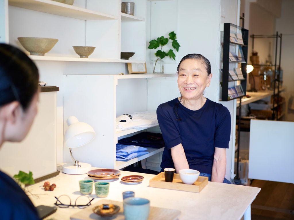〈fruits of life〉デザイナーの大橋利枝子さんが会いに行ったのは、東京・青山のショップ『Zakka』オーナーの吉村眸さん。一つのことを長く、穏やかに続ける秘密とは？