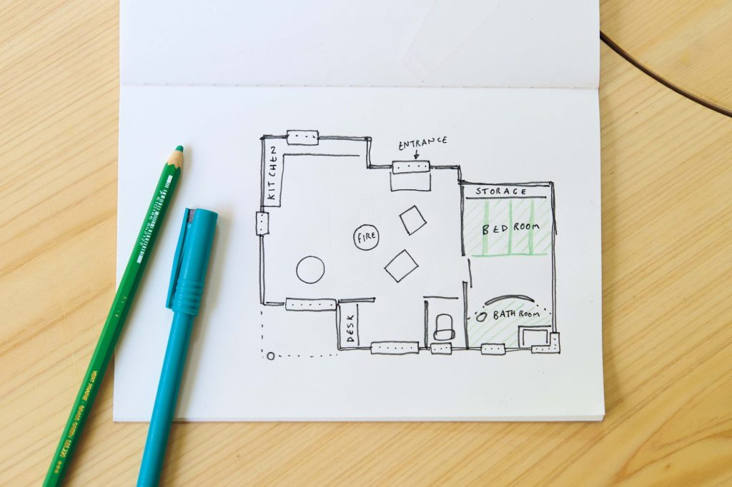 フィリックスさんが描いた間取り図。ドアはプライベートな空間を区切る最小限の2枚のみ。明快で必要十分な住まいだ。 フィリックスさんが描いた間取り図。ドアはプライベートな空間を区切る最小限の2枚のみ。明快で必要十分な住まいだ。
