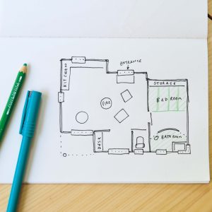 フィリックスさんが描いた間取り図。ドアはプライベートな空間を区切る最小限の2枚のみ。明快で必要十分な住まいだ。