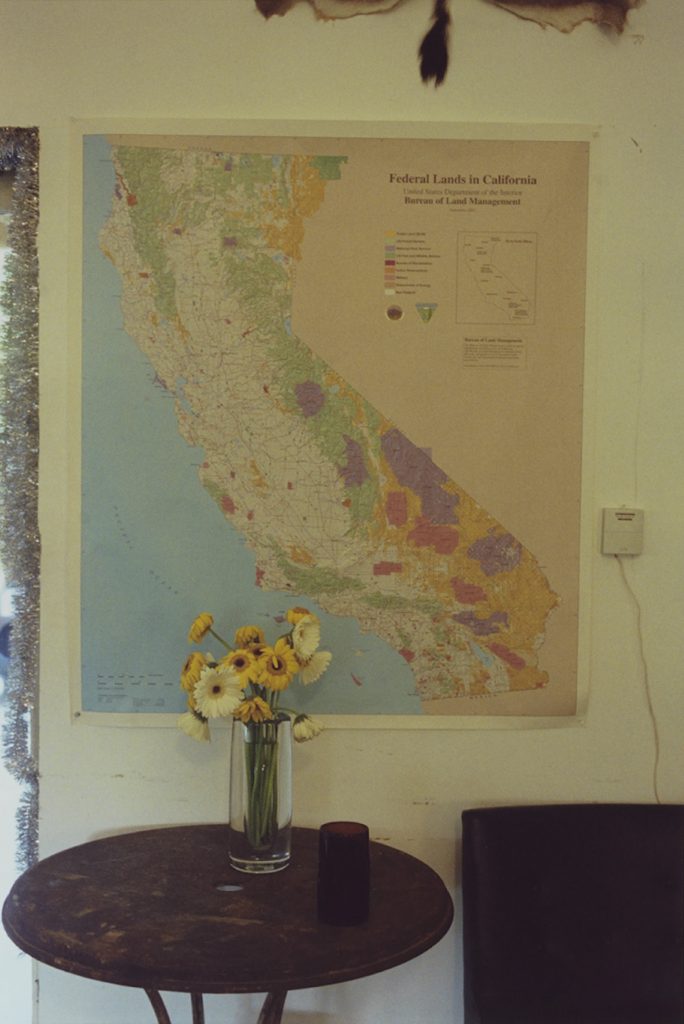 30年に及ぶカリフォルニアのアンソロジーが詰まった、写真家・戎康友さんの写真集「A Whole Califorinia Anthology 1993-2025」が刊行。