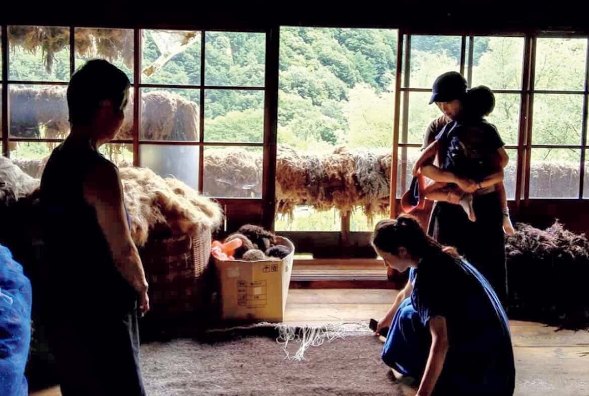 自然の近くに暮らしたいと移住先をリサーチ。当初は長野県を中心に探していが、何かと条件が合わず諦めた。