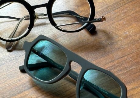 気分が上がるメイド・イン・ジャパン。5本を使い回す、〈マサヒロマルヤマ〉のメガネ。写真と文 安藤夏樹 (編集者) | サングラスのフレームもマサヒロ・マルヤマ。左右非対称が特徴的。