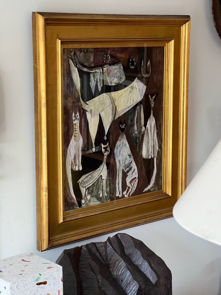 洋服よりも、部屋に飾って楽しむ壺や絵画が欲しい。気分が上がるメイド・イン・ジャパン。写真と文：安藤夏樹 (編集者) | 香川出身の画家、猪熊弦一郎が1950年代に描いた油彩画《猫の家族》。