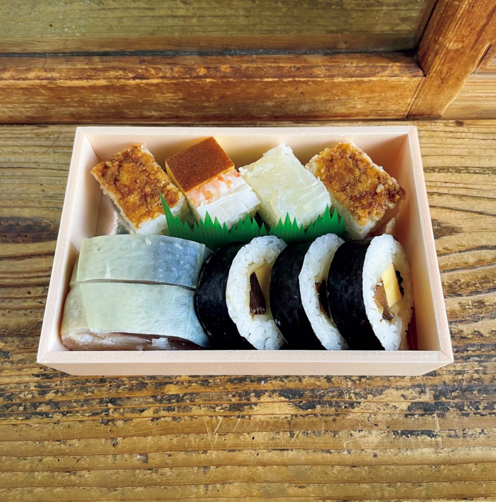 だし香る酢飯でいただく、3種のお寿司。京都・四条『いづ源』の「京寿司」。【幸せの折詰 vol.4】