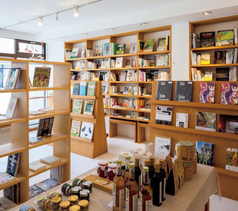 『アルトス ブック ストア』の店内